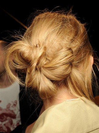 chignon spettinato