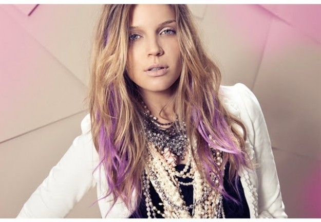 tendenze capelli ciocche colorate