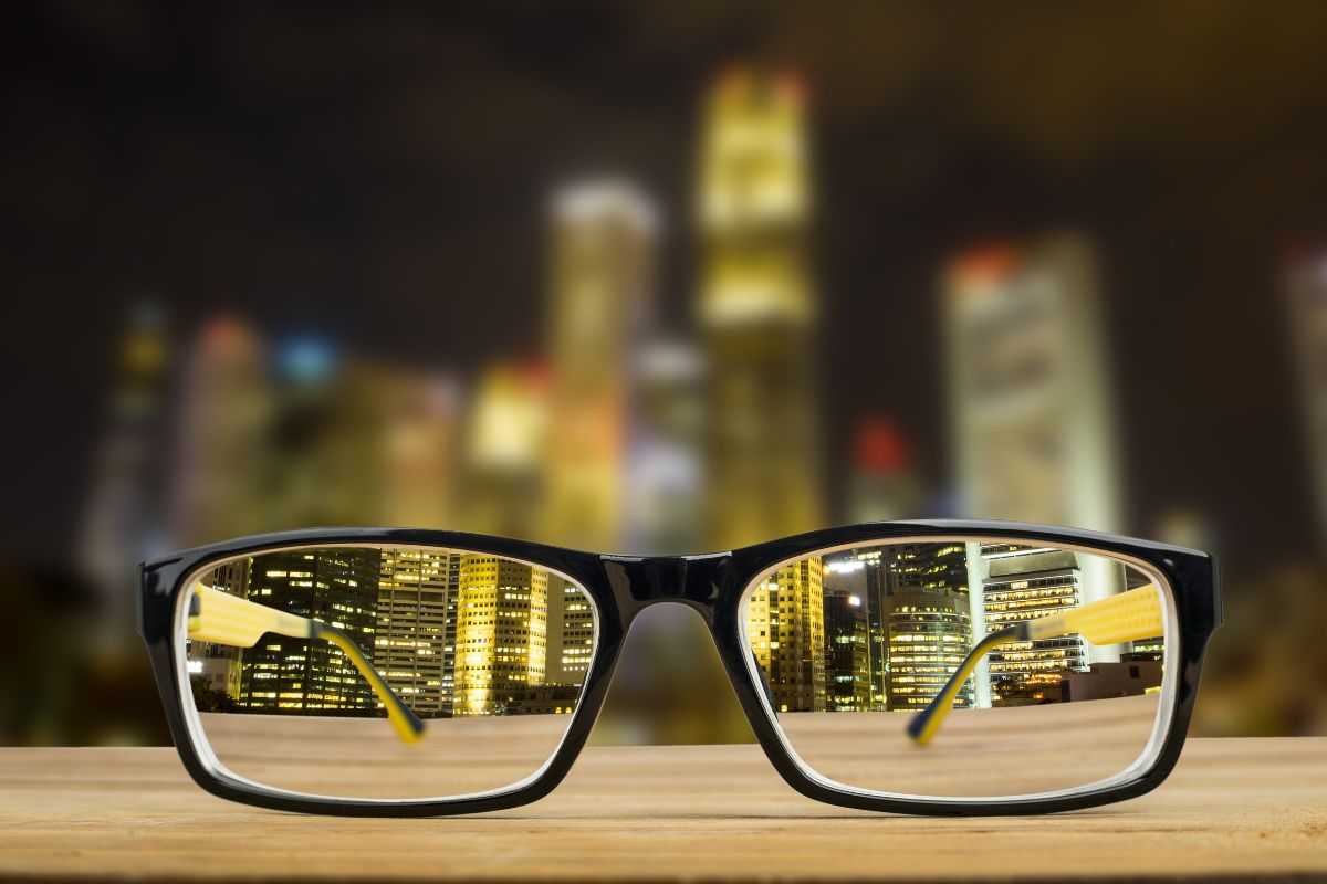 Pulire le lenti dagli occhiali da vista