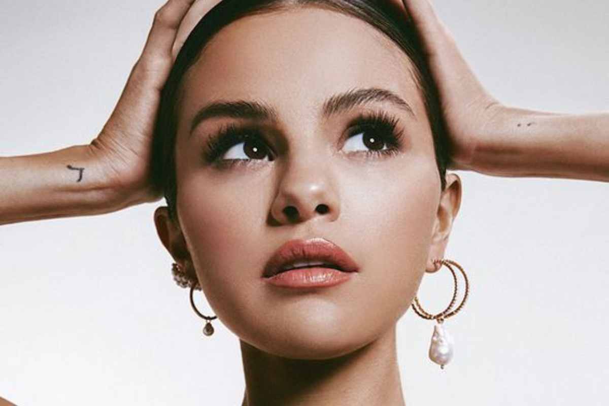 selena gomez make up