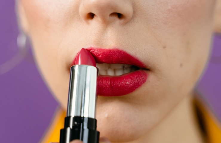 come indossare il rossetto rosso