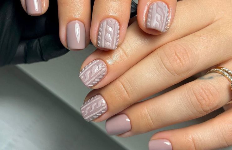 sweater nail di tendenza