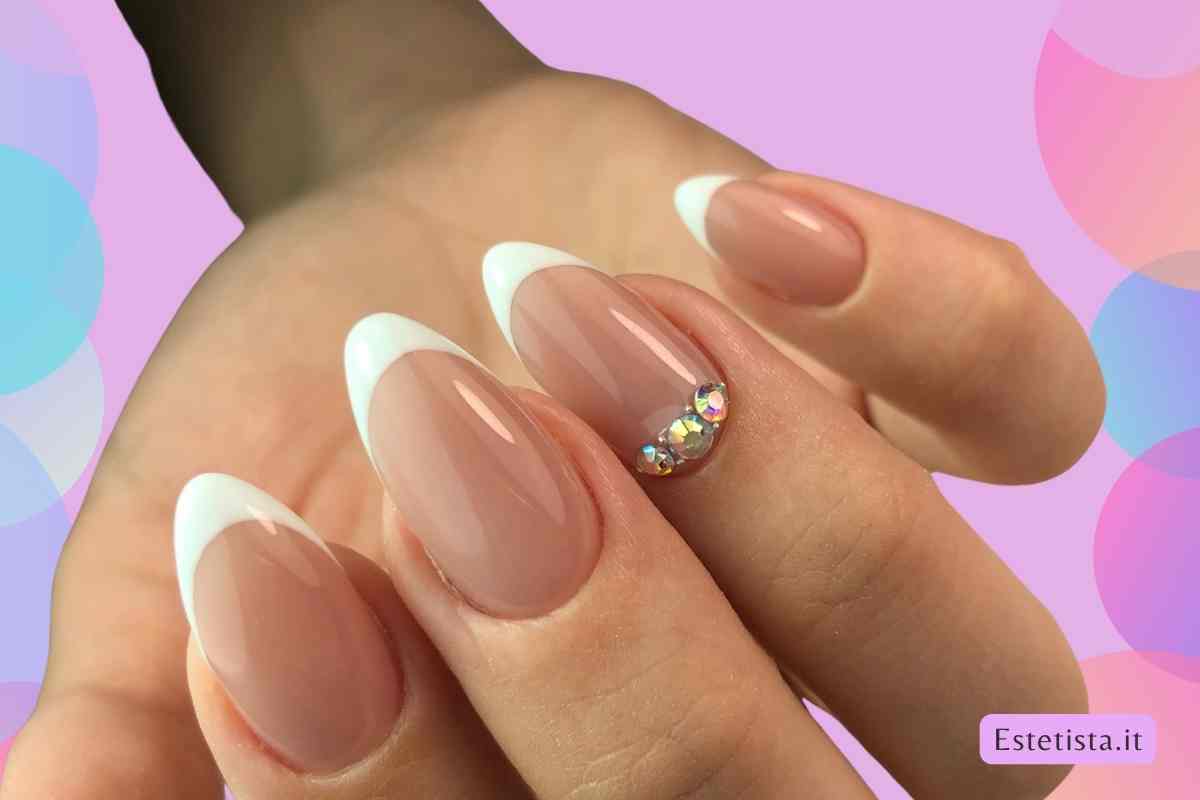 outline french manicure