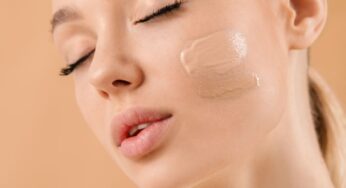 Qual è il modo migliore per mettere il fondotinta. Il make up non ha più segreti se lo fai così